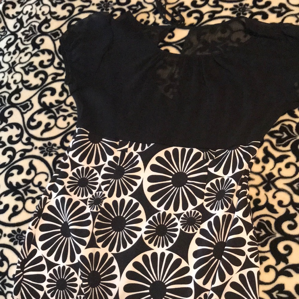 Black and whit dress